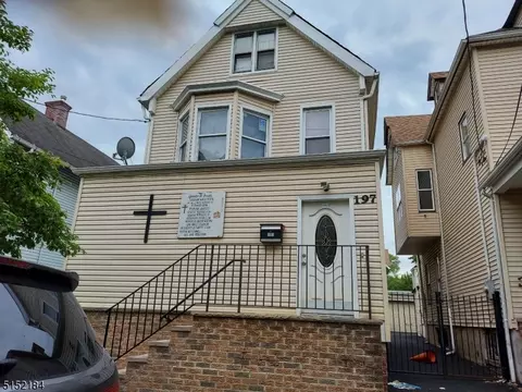 197 S 6th St, Newark, NJ 07103