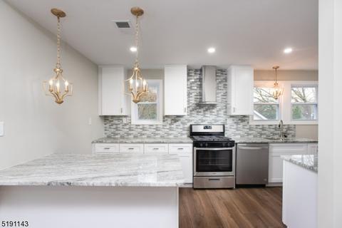 79 Diven St, Springfield, NJ 07081 photo 3