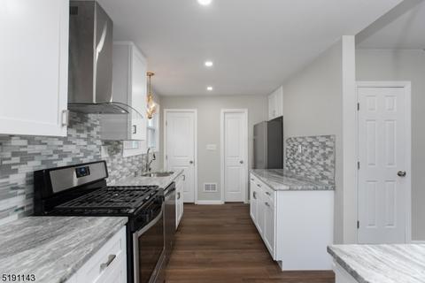 79 Diven St, Springfield, NJ 07081 photo 4