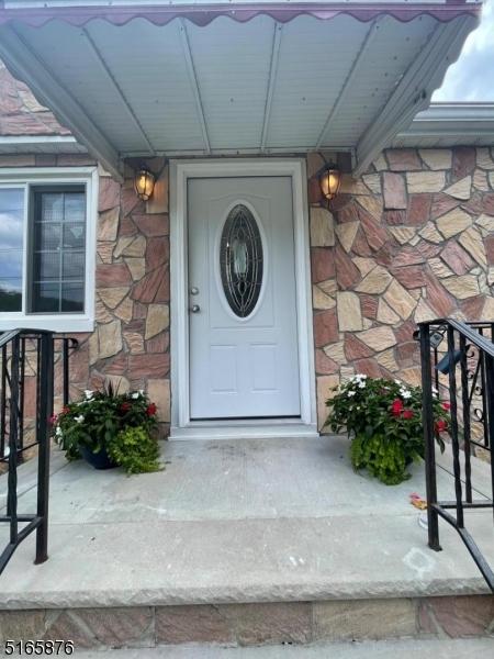497 W Anderson St, Hackensack, NJ 07601 photo 3