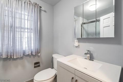 505 Berkeley Ave, City Of Orange, NJ 07050 photo 17