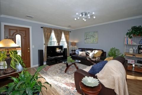 104 Cap Ln, Middlesex, NJ 08846 photo 3