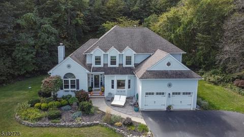 22 Upper Lake Rd, Jefferson, NJ 07438
