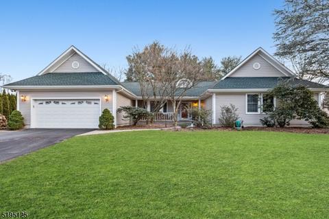 16 Sturbridge Cir, Wayne, NJ 07470 photo 1