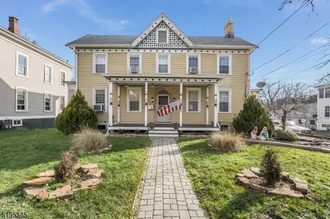 49-51 W Main St, Clinton, NJ 08809