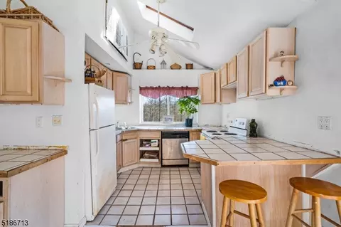 80 Jacobs Rd, Rockaway Twp, NJ 07866