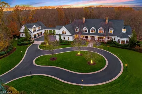 5 Majestic Woods Dr, Monroe Township, NJ 08831