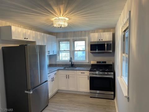 638 E 6th St, Plainfield, NJ 07060 photo 1