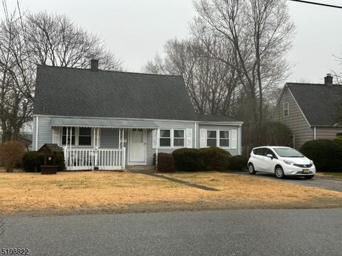 84 Burnside Pl, Wanaque Boro, NJ 07420 photo 1