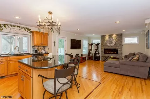 515 Grandview St, Middlesex, NJ 08846 photo 6