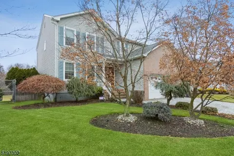 515 Grandview St, Middlesex, NJ 08846 photo 2