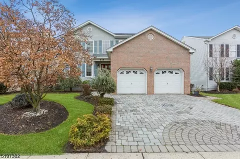 515 Grandview St, Middlesex, NJ 08846