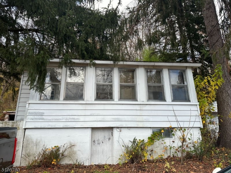 1 Wayside Ave  