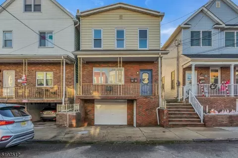 44 W 11th St, Bayonne, NJ 07002