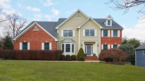 15 Talmadge Ln, Bernards, NJ 07920
