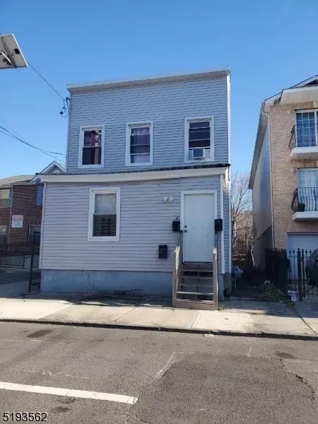 542 S 18th St #2, Newark, NJ 07103