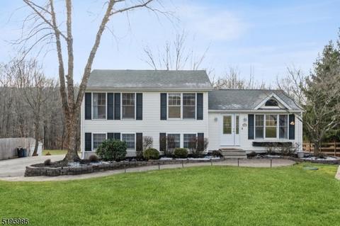7 Codington Ln, Glen Gardner, NJ 08826 photo 1