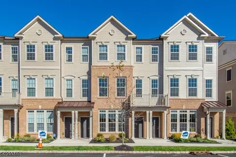 12 Sternadori Rd #7, Somerville, NJ 08876