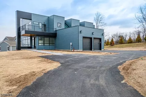 28 Kokora Ave, Montville, NJ 07045