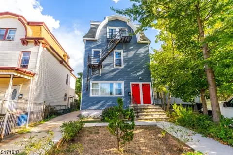 122 W Grand St, Elizabeth, NJ 07202