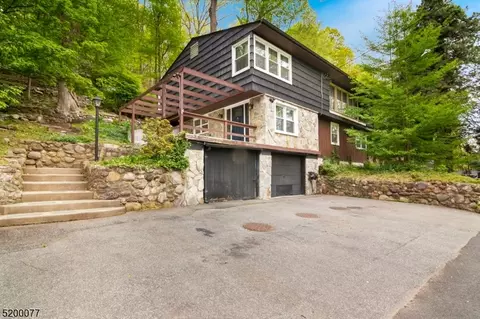 16 Bott Ln, Montville Twp., NJ 07082
