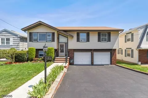 23 Kruger Ct, Clifton, NJ 07013