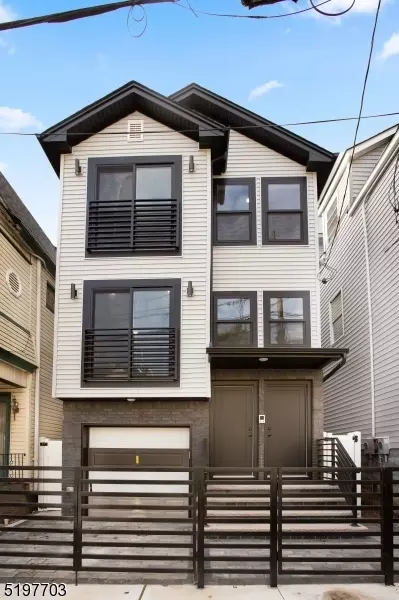 139 Hobson St #2, Newark, NJ 07112