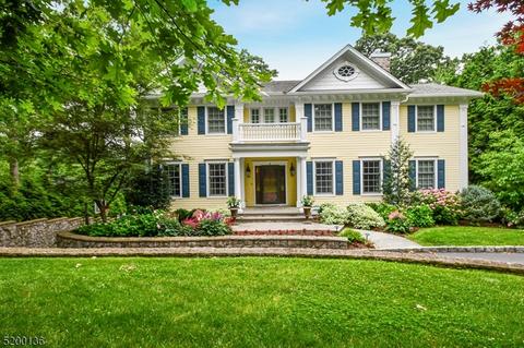 8 Canterbury Ln, Summit, NJ 07901