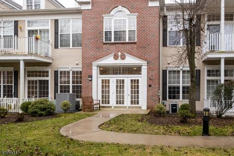 1213 Four Seasons Dr #1213, Wayne, NJ 07470
