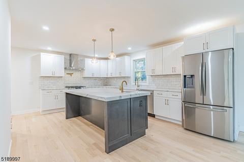 81 Hardwick Ln, Wayne, NJ 07470 photo 11