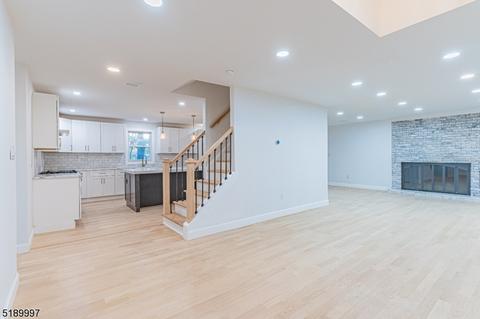 81 Hardwick Ln, Wayne, NJ 07470 photo 25