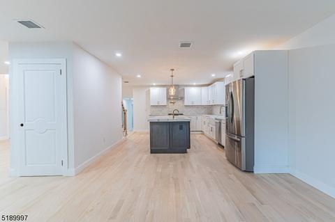 81 Hardwick Ln, Wayne, NJ 07470 photo 12