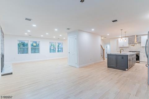 81 Hardwick Ln, Wayne, NJ 07470 photo 15
