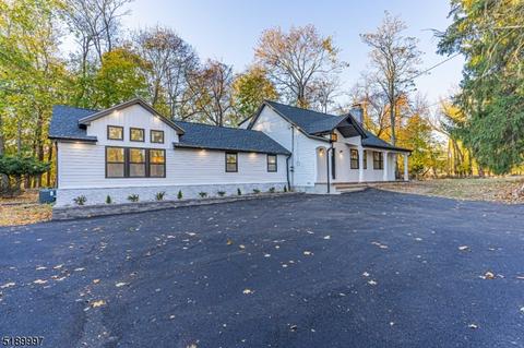 81 Hardwick Ln, Wayne, NJ 07470 photo 3