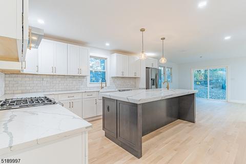 81 Hardwick Ln, Wayne, NJ 07470 photo 17