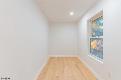 81 Hardwick Ln, Wayne, NJ 07470 photo 34
