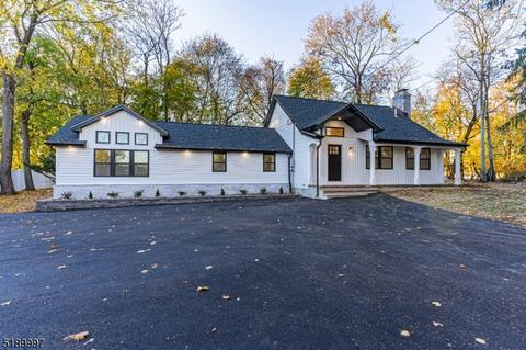 81 Hardwick Ln, Wayne, NJ 07470 photo 1