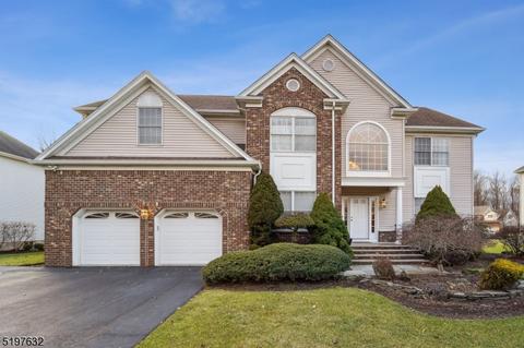 4 Everett Ct, West Caldwell, NJ 07006