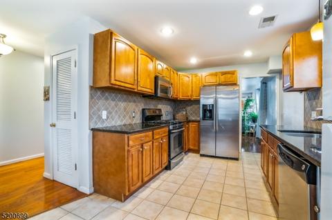 708 E Front St, Plainfield, NJ 07062 photo 7
