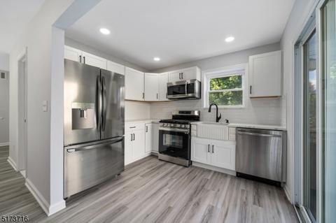 66 Lawrence Dr, Hackettstown, NJ 07840 photo 3