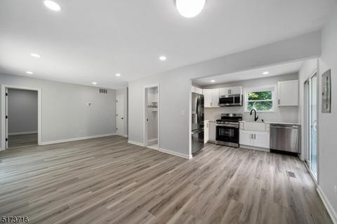 66 Lawrence Dr, Hackettstown, NJ 07840 photo 5