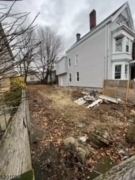 121 Littleton Ave, Newark City, NJ 07103