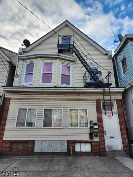 165 Hope Ave, Passaic, NJ 07055