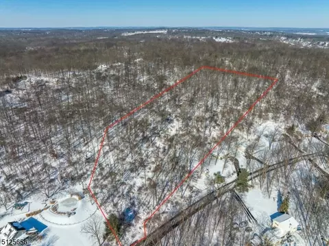 130 Old Croton Rd, Raritan Twp, NJ 08822