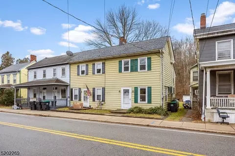 41 Water St, Milford, NJ 08848