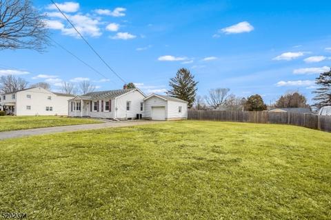 104 Hamilton Dr, Hackettstown, NJ 07840 photo 4