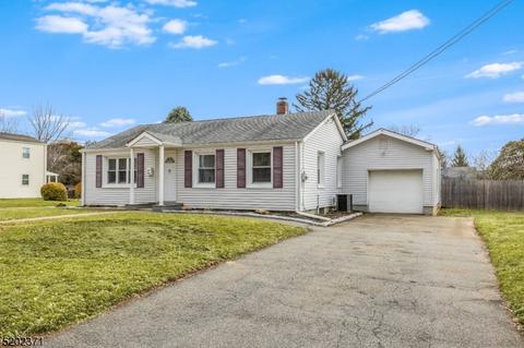 104 Hamilton Dr, Hackettstown, NJ 07840 photo 2