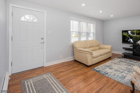 104 Hamilton Dr, Hackettstown, NJ 07840 photo 5
