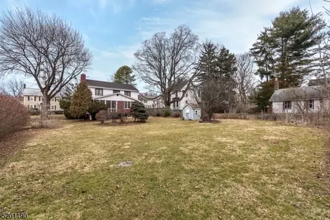 25 W Johnston St, Washington, NJ 07882