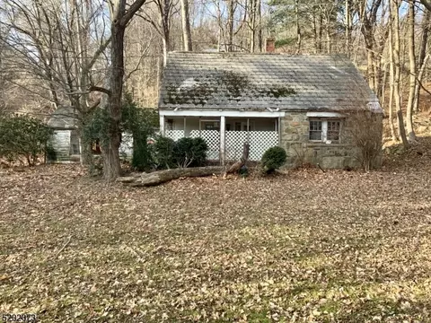 60 Cregar Rd, High Bridge, NJ 08829